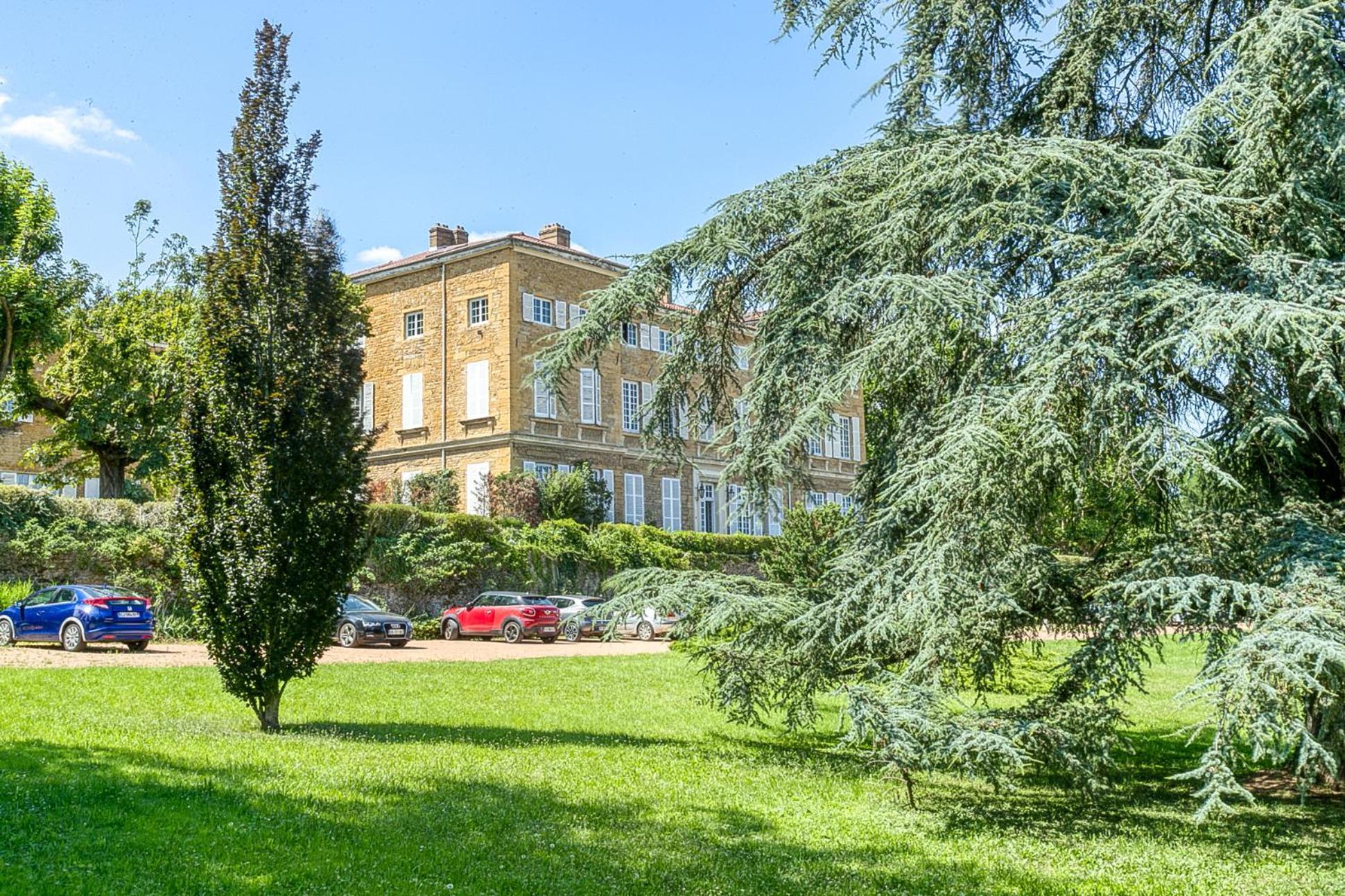 Sejourner Au Chateau De La Roue Grand Appartement Lissieu Exterior foto